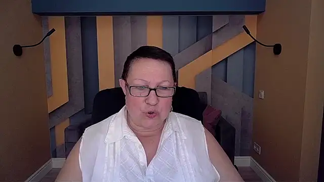 BarbaraTurners online show from November 16, 2025, 12:32 pm