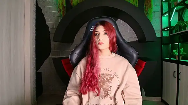 Snapshot of LindseyFerrer chatting on December 10, 2024, 11:11 am LindseyFerrer online show from December 10, 2024, 11:11 am