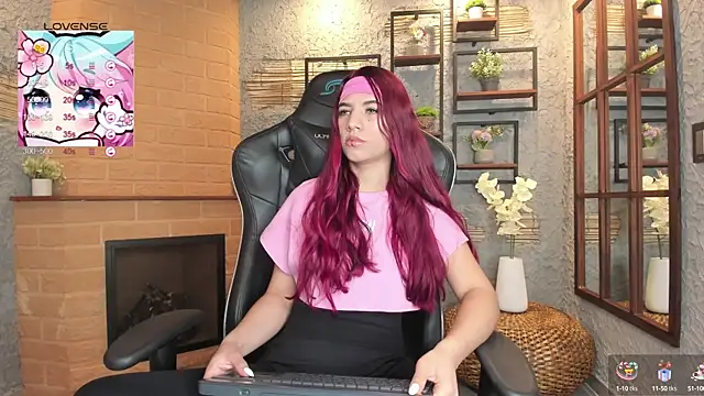 Snapshot of LindseyFerrer chatting on January 3, 2025, 11:14 am LindseyFerrer online show from January 3, 2025, 11:14 am