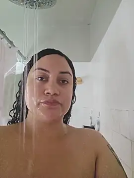 Snapshot of honeeyyy_pot chatting on November 13, 2025, 5:55 am honeeyyy pot online show from November 13, 2025, 5:55 am