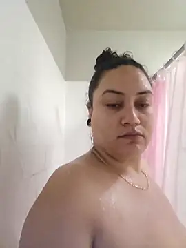 Snapshot of honeeyyy_pot chatting on October 7, 2025, 4:46 am honeeyyy pot online show from October 7, 2025, 4:46 am