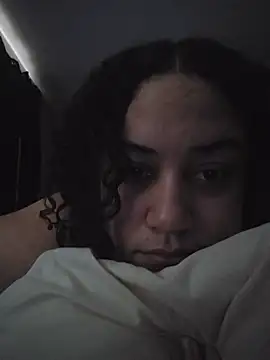 Snapshot of honeeyyy_pot chatting on November 11, 2025, 5:30 pm honeeyyy pot online show from November 11, 2025, 5:30 pm