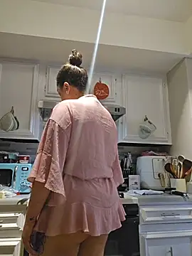 honeeyyy pot online show from November 29, 2025, 8:31 pm