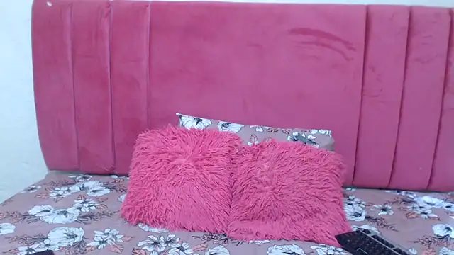 Snapshot of Yelowbone chatting on March 20, 2026, 1:23 pm Yelowbone online show from March 20, 2026, 1:23 pm