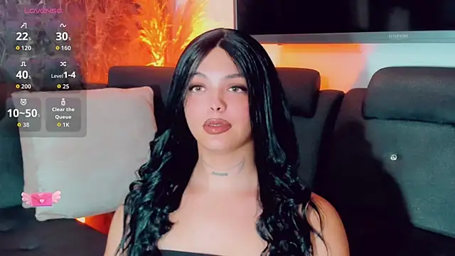 Snapshot of Emmaa_Saenz_ chatting on May 18, 2026, 11:20 pm Emmaa Saenz online show from May 18, 2026, 11:20 pm