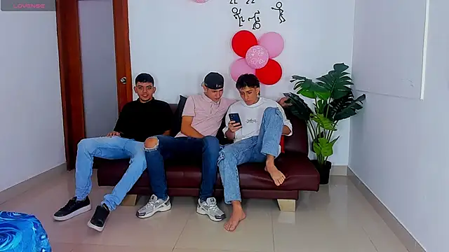 Crazy nigth01 online show from February 21, 2026, 7:05 pm