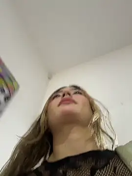 Snapshot of Arianavillada chatting on December 14, 2025, 3:13 am Arianavillada online show from December 14, 2025, 3:13 am