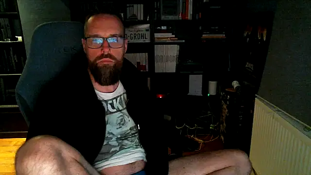 Snapshot of MeSteff chatting on June 5, 2026, 9:42 pm MeSteff online show from June 5, 2026, 9:42 pm