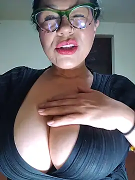 naughty doll horny online show from May 1, 2026, 10:09 am
