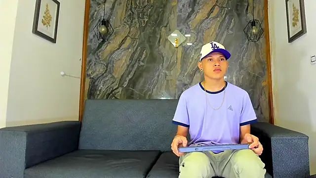 liam genner  online show from February 14, 2025, 7:33 pm