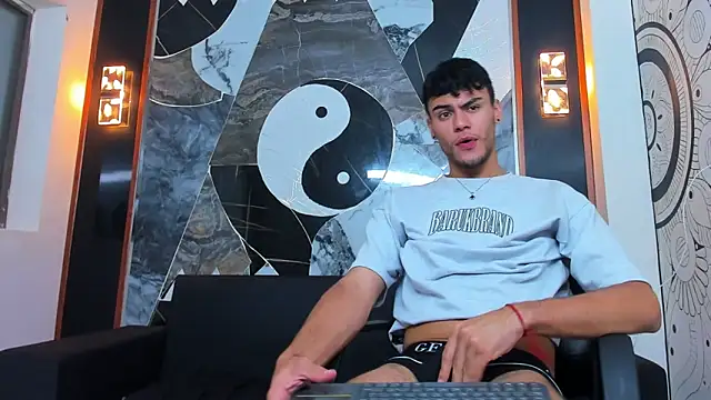 liam genner  online show from February 7, 2025, 10:52 pm