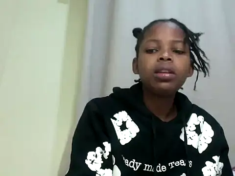 Snapshot of queen-sasha chatting on March 15, 2026, 8:21 am queen-sasha online show from March 15, 2026, 8:21 am