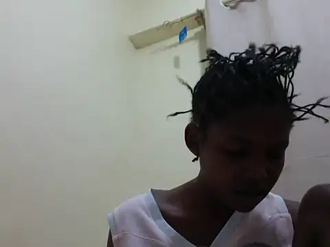 Snapshot of queen-sasha chatting on June 27, 2026, 4:02 pm queen-sasha online show from June 27, 2026, 4:02 pm
