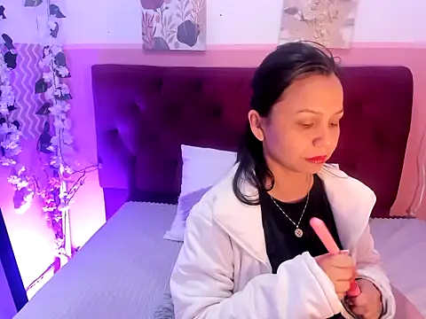 candysmitxxx online show from May 4, 2026, 3:32 am