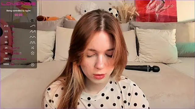 Snapshot of Frau_Lina chatting on November 16, 2025, 2:33 pm Frau Lina online show from November 16, 2025, 2:33 pm