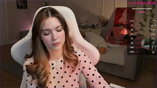 Snapshot of Frau_Lina chatting on December 3, 2025, 3:22 pm Frau Lina online show from December 3, 2025, 3:22 pm