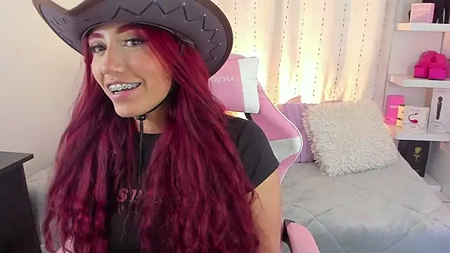 Snapshot of veronicaxx69 chatting on November 2, 2025, 3:22 am veronicaxx69 online show from November 2, 2025, 3:22 am