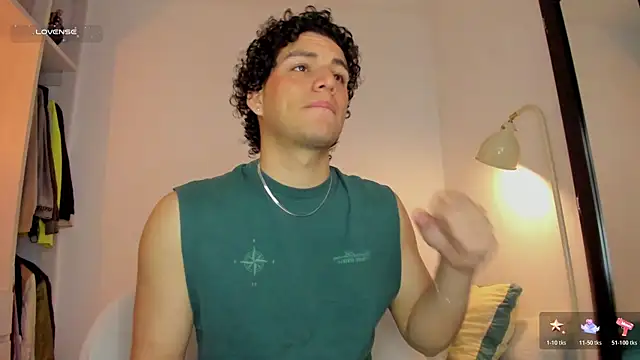 Snapshot of Curlblue chatting on December 2, 2025, 9:38 pm Curlblue online show from December 2, 2025, 9:38 pm