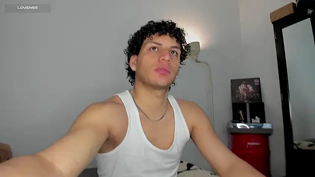 Snapshot of Curlblue chatting on October 17, 2025, 6:39 am Curlblue online show from October 17, 2025, 6:39 am