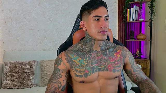 Snapshot of AdanReilly chatting on November 28, 2025, 2:06 pm AdanReilly online show from November 28, 2025, 2:06 pm