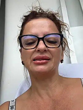 CioniWeiss online show from December 15, 2025, 12:44 pm