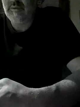 Snapshot of Lia_Y_PatrickX chatting on February 10, 2026, 7:35 pm Lia Y PatrickX online show from February 10, 2026, 7:35 pm