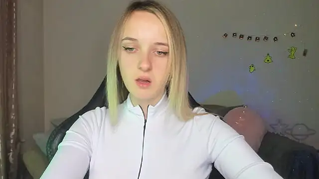 Snapshot of RouseReed chatting on October 30, 2025, 12:47 pm RouseReed online show from October 30, 2025, 12:47 pm