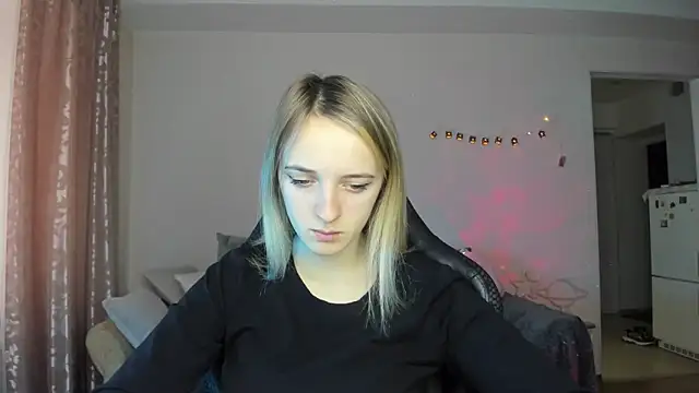 Snapshot of RouseReed chatting on October 26, 2025, 7:31 am RouseReed online show from October 26, 2025, 7:31 am