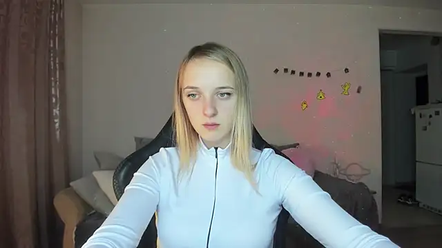 Snapshot of RouseReed chatting on November 8, 2025, 7:12 am RouseReed online show from November 8, 2025, 7:12 am