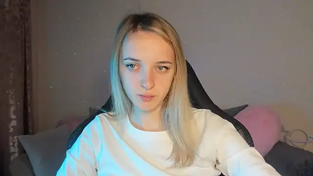 Snapshot of RouseReed chatting on October 11, 2025, 6:36 am RouseReed online show from October 11, 2025, 6:36 am