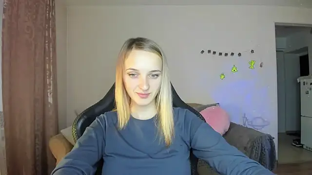 Snapshot of RouseReed chatting on November 5, 2025, 12:52 pm RouseReed online show from November 5, 2025, 12:52 pm