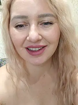 Snapshot of LadyLolyPop_ chatting on October 22, 2025, 5:07 am LadyLolyPop online show from October 22, 2025, 5:07 am