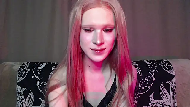 Snapshot of Sexpired_Princess chatting on July 26, 2026, 7:15 am Sexpired Princess online show from July 26, 2026, 7:15 am