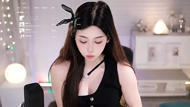 Snapshot of SleepArtist chatting on July 3, 2026, 10:33 am SleepArtist online show from July 3, 2026, 10:33 am