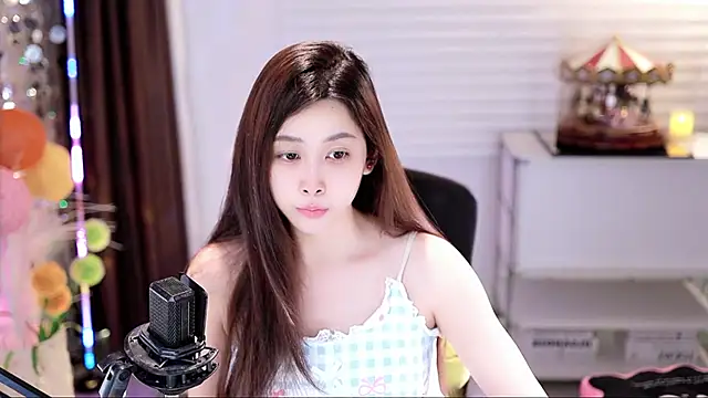 Snapshot of SleepArtist chatting on November 14, 2025, 3:37 pm SleepArtist online show from November 14, 2025, 3:37 pm