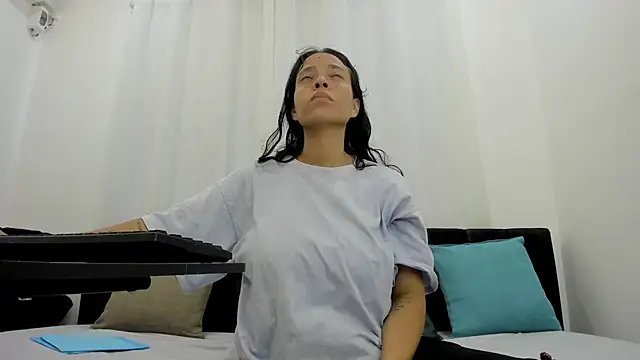 lexyfyre online show from May 1, 2026, 12:10 pm