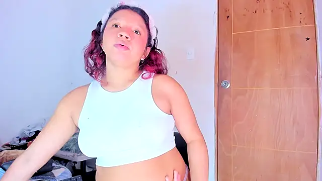 Emily Coper18 online show from April 30, 2026, 8:57 pm