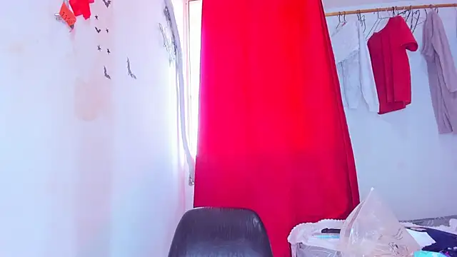 Emily Coper18 online show from January 6, 2026, 1:59 pm