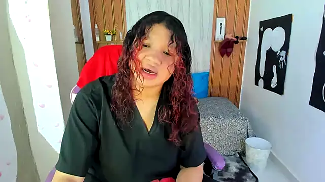 Snapshot of Emily_Coper18 chatting on July 6, 2026, 1:51 pm Emily Coper18 online show from July 6, 2026, 1:51 pm