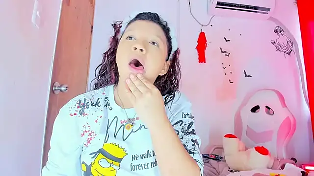 Emily Coper18 online show from February 3, 2026, 1:27 pm