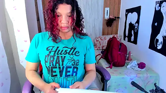 Snapshot of Emily_Coper18 chatting on July 10, 2026, 1:44 pm Emily Coper18 online show from July 10, 2026, 1:44 pm