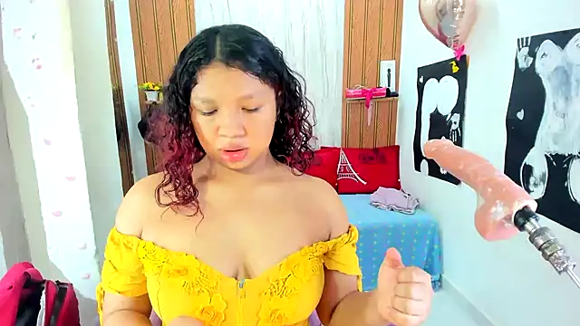 Snapshot of Emily_Coper18 chatting on August 1, 2026, 2:37 pm Emily Coper18 online show from August 1, 2026, 2:37 pm