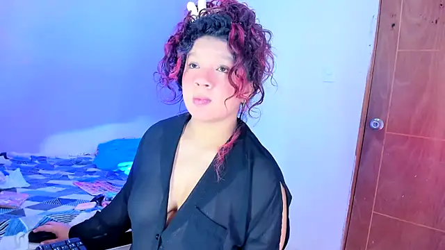 Snapshot of Emily_Coper18 chatting on June 21, 2026, 3:01 am Emily Coper18 online show from June 21, 2026, 3:01 am