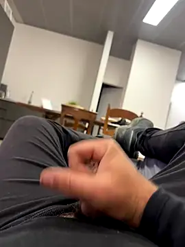 Angeloggaa online show from November 4, 2025, 3:49 pm