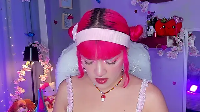 Snapshot of Tiny__Emmy chatting on November 9, 2025, 9:41 pm Tiny Emmy online show from November 9, 2025, 9:41 pm