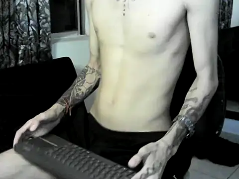 im liam20 online show from February 26, 2025, 1:03 am