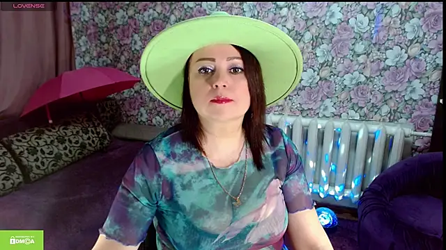Julia-ru online show from April 22, 2026, 8:15 pm