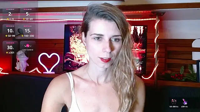 Snapshot of Trinity_Fire chatting on November 22, 2025, 12:32 am Trinity Fire online show from November 22, 2025, 12:32 am