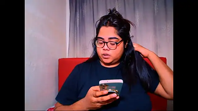 Indian Lola00 online show from November 18, 2025, 6:33 pm