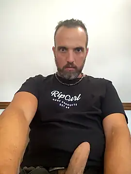 Snapshot of leon3875 chatting on January 19, 2026, 3:27 pm leon3875 online show from January 19, 2026, 3:27 pm